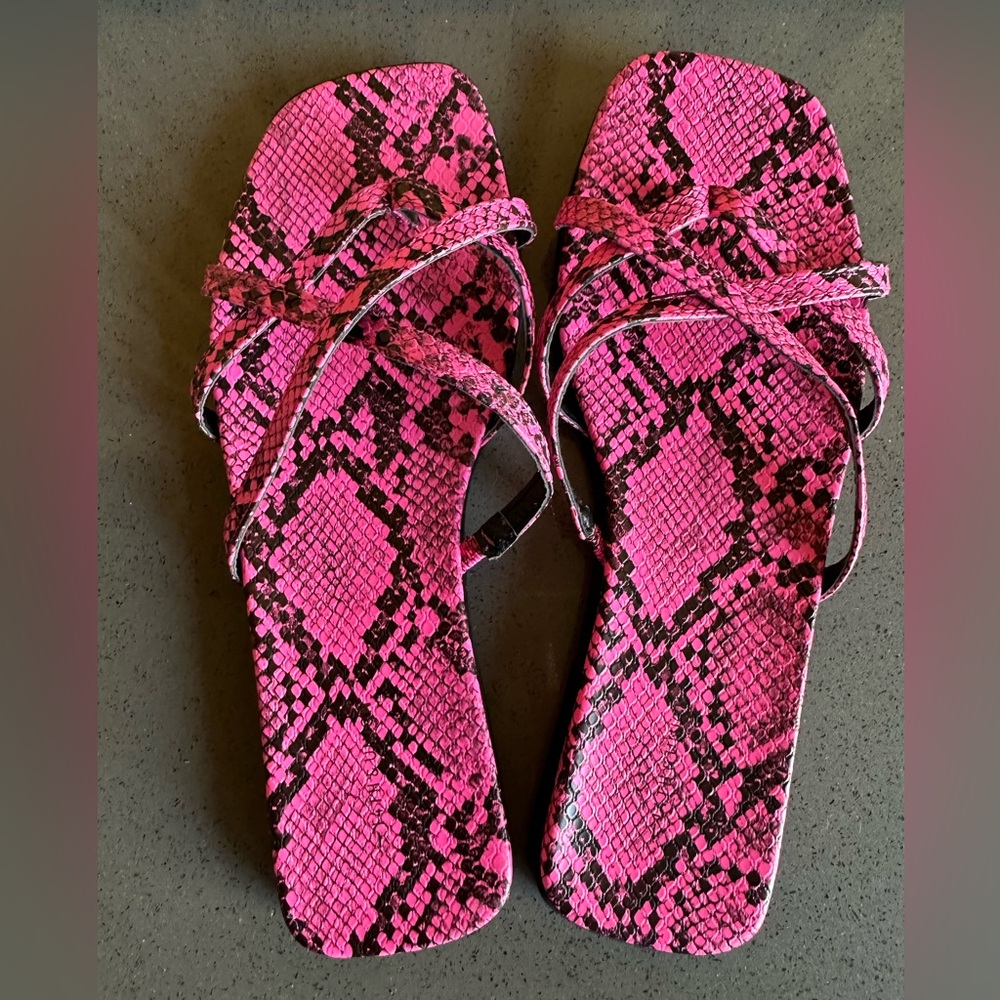 New 14th & Union pink sandals size 8